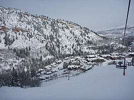 Thunderbowl and Aspen Village from lift
Photographer;&nbsp;Simon
2014-02-03&nbsp;09.54.11;&nbsp;Metadata time: '2014 Feb 03 09:54'
Original size:&nbsp;4,000 x 3,000; 6,452 kB
Filename: 2014-02-03 09.54.11 P1000333 Simon - Thunderbowl and Aspen Village from lift.jpeg