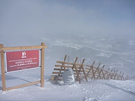 Top of the Imperial Express 12,840ft 3,914m
Photographer;&nbsp;Simon
2014-02-05&nbsp;11.20.57;&nbsp;Metadata time: '2014 Feb 05 11:20'
Original size:&nbsp;4,000 x 3,000; 4,257 kB
Filename: 2014-02-05 11.20.57 P1000377 Simon - top of the Imperial Express 12,840ft 3,914m.jpeg