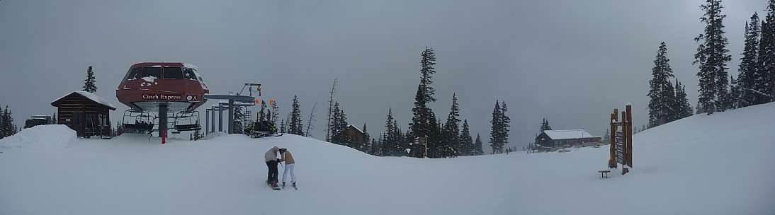 2014-02-06 12.54.00 Panorama Simon - top of Beaver Creek Mountain - Cinch Express_stitch.jpg: 9309x2586, 1572k (2014 Feb 24 20:22)