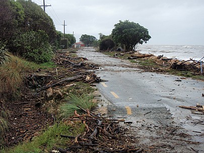 2014-04-18 10.54.13 P4180206 Adrian - Adrian - Beach Road  Collingwood strom debris.jpeg: 3072x2304, 3396k (2014 May 07 19:56)