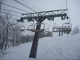 Nakiyama lift  3 lift double express chair tower
Photographer;&nbsp;Simon
2015-02-17&nbsp;09.35.48;&nbsp;Metadata time: '2015 Feb 17 09:35'
Original size:&nbsp;4,000 x 3,000; 5,738 kB
Filename: 2015-02-17 09.35.48 P1010681 Simon - Nakiyama lift 3 lift double express chair tower.jpeg