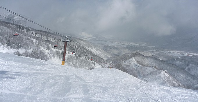 Hikage lift
Photographer;&nbsp;Simon
2015-02-10&nbsp;12.24.00;&nbsp;Metadata time: '2015 Feb 10 12:24'
Original size:&nbsp;5,690 x 2,943; 1,454 kB;&nbsp;stitch
Filename: 2015-02-10 12.24.00 Panorama Simon - Hikage lift_stitch.jpg