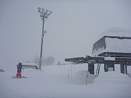 Heavy snow when we arrived at Norikura
Photographer;&nbsp;Simon
2015-02-14&nbsp;08.23.30;&nbsp;Metadata time: '2015 Feb 14 08:23'
Original size:&nbsp;4,000 x 3,000; 4,053 kB
Filename: 2015-02-14 08.23.30 P1010538 Simon - heavy snow when we arrived at Norikura.jpeg