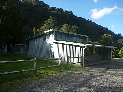 2015-05-31 14.24.41 P1010952 Simon - Holdsworth Lodge.jpeg: 4000x3000, 5950k (2015 Jun 14 17:10)