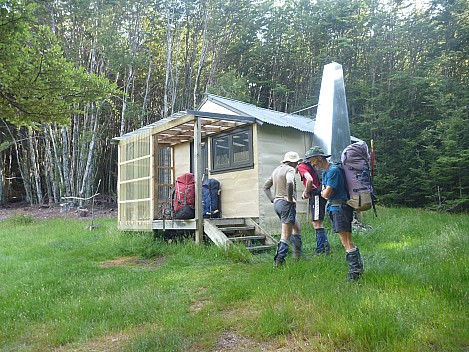 2016-01-08 08.47.17 P1040135 Philip - ready to leave Top Dingle Hut.jpeg: 4320x3240, 5832k (2016 Jan 08 08:47)