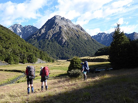 2016-01-08 08.55.41 P1000150 Brian - Bruce Simon and Philip half an hour from the hut.jpeg: 4000x3000, 5114k (2016 Mar 16 20:49)