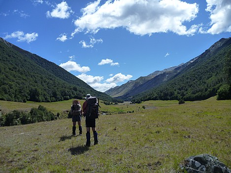 2016-01-08 12.03.42 P1040148 Philip - Simon and Bruce and view downstream.jpeg: 4320x3240, 5404k (2016 Jan 08 12:03)