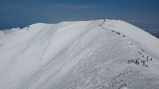 2016-02-28 10.49.31 IMG_20160228_104930798 Simon - view of summit from second summit.jpeg: 4160x2340, 2740k (2016 Feb 28 21:48)