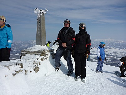 2016-02-28 11.09.44 P1000604 Simon - with Adrian on Niseko An'nupuri.jpeg: 4608x3456, 6144k (2016 Feb 28 11:09)