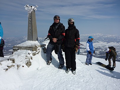 2016-02-28 11.09.46 P1000606 Simon - with Adrian on Niseko An'nupuri.jpeg: 4608x3456, 6150k (2016 Feb 28 11:09)