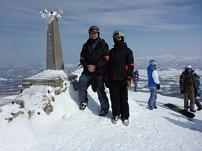 2016-02-28 11.09.50 P1000607 Simon - with Adrian on Niseko An'nupuri.jpeg: 4608x3456, 6210k (2016 Feb 28 11:09)