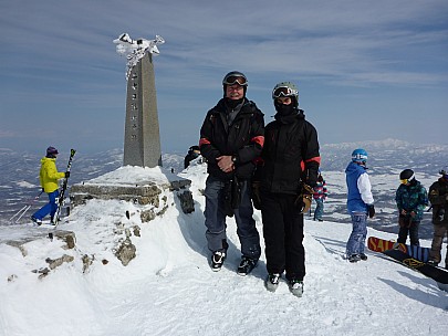 2016-02-28 11.09.54 P1000608 Simon - with Adrian on Niseko An'nupuri.jpeg: 4608x3456, 6194k (2016 Feb 28 11:09)