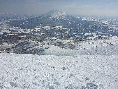 2016-02-28 11.21.36 P1000621 Simon - Mt Yōtei from Niseko An'nupuri.jpeg: 4608x3456, 6083k (2016 Feb 28 11:21)