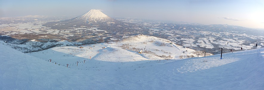 2016-02-28 16.16.08 Panorama Simon - evening view of Wonderland chair from top_stitch.jpg: 9654x3315, 26867k (2016 May 22 19:37)