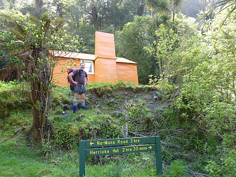 At Dead Dog hut
Photographer;&nbsp;Simon
2016-10-29&nbsp;10.02.28;&nbsp;Metadata time: '2016 Oct 29 10:02'
Original size:&nbsp;4,608 x 3,456; 6,001 kB
Filename: 2016-10-29 10.02.28 P1010040 Simon - at Dead Dog hut.jpeg