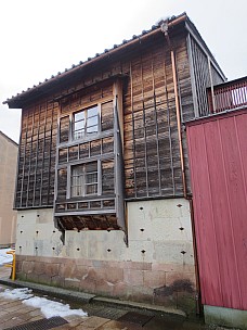 2017-01-17 15.29.23 IMG_8734 Anne - old geisha street.jpeg: 3456x4608, 5206k (2017 Jan 26 18:35)