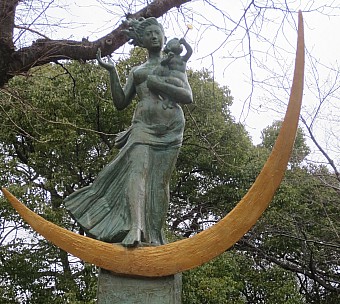 2017-01-20 16.36.23 IMG_9008 Anne - Children's Peace Monumant_cr.jpg: 3456x3087, 4358k (2017 Jan 26 18:36)