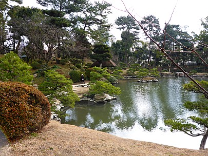 2017-01-22 11.19.31 P1010666 Simon - Anne walking round Takueichi Pond.jpeg: 4608x3456, 6357k (2017 Jan 29 10:22)