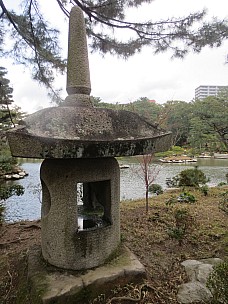 2017-01-22 11.40.50 IMG_9240 Anne - Yang Qui Fei Style Stone Lantern.jpeg: 3456x4608, 6690k (2017 Jan 26 18:37)