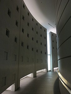 2017-01-22 15.42.08 IMG_9274 Anne - inside Peace Memorial hall.jpeg: 3456x4608, 5197k (2017 Jan 26 18:37)