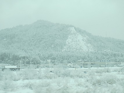 Snowy View From Train
Photographer;&nbsp;Anne
2017-01-23&nbsp;10.55.43;&nbsp;Metadata time: '2017 Jan 23 10:55'
Original size:&nbsp;4,608 x 3,456; 4,500 kB
Filename: 2017-01-23 10.55.43 IMG_9301 Anne - snowy view from train.jpeg