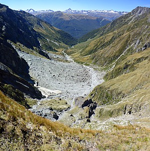 2019-01-15 11.40.51 Panorama Simon - view into McCullaugh Creek_stitch.jpg: 5103x5151, 28692k (2019 Jun 20 21:11)