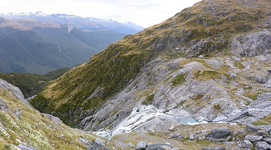 2019-01-16 19.35.29 Panorama Simon - view of our route to Murdock Creek_stitch.jpg: 5917x3289, 19815k (2019 Jun 20 21:11)
