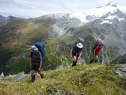 2019-01-17 12.34.12 P1020552 Simon - Jim Alan Brian climbing out of Murdock Creek.jpeg: 4608x3456, 5919k (2019 Jun 20 21:11)