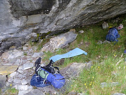 2019-01-17 15.48.04 P1000637 Jim - under rock biv.jpeg: 4320x3240, 5205k (2019 May 10 21:46)