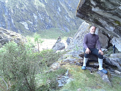 2019-01-17 17.15.52 DSC02577 Alan - Simon at Marks Flat rock biv.jpeg: 5152x3864, 8028k (2019 Jun 20 20:42)