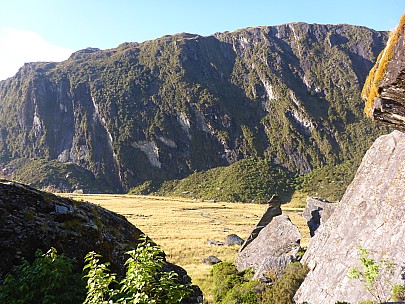 2019-01-18 07.49.00 P1020596 Simon - Kea Cliffs from rock biv.jpeg: 4608x3456, 5900k (2019 Jun 20 21:11)