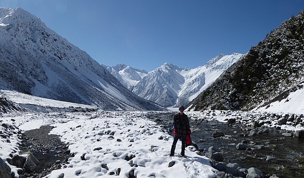 Brian and view down the Forbes
Photographer;&nbsp;Brian
2020-09-02&nbsp;11.49.16;&nbsp;Metadata time: '2020 Sept 02 11:49'
Original size:&nbsp;4,265 x 2,496; 9,792 kB;&nbsp;stitch
Filename: 2020-09-02 11.49.16 Panorama Brian - Brian and view down the Forbes_stitch.jpg