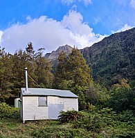 Moeraki River to Middle Head hut