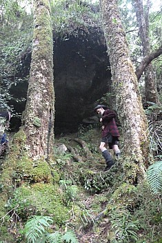 Brian at Rock Biv
Photographer;&nbsp;Philip
2023-04-17&nbsp;08.55.11;&nbsp;Metadata time: '2023 Apr 17 08:55'
Original size:&nbsp;2,880 x 4,320; 4,230 kB
Filename: 2023-04-17 08.55.11 P1070055 Philip - Brian at Rock Biv.jpeg