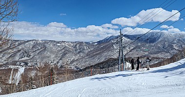 At the Prince Hotel East Wing skiing at Okushiga Kōgen
Adrian, Kevin, and Jim at the top of Course Forest
Photographer;&nbsp;Simon
2024-03-03&nbsp;12.01.01;&nbsp;Metadata time: '2024 Mar 03 12:01'
Original size:&nbsp;11,096 x 5,856; 10,785 kB;&nbsp;stitch
Filename: 2024-03-03 12.01.01 S20+ Simon - Adrian, Kevin, and Jim at the top of Course Forest_stitch.jpg