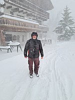 Travelling Shiga Kōgen to Ōsaka through Nagano and Nagoya
Simon outside Hotel Alpenburg in the blizzard
Photographer;&nbsp;Adrian
2024-03-13&nbsp;08.53.56;&nbsp;Metadata time: '2024 Mar 13 08:53'
Original size:&nbsp;3,024 x 4,032; 2,218 kB
Filename: 2024-03-13 08.53.56 S20+ Adrian - Simon outside Hotel Alpenburg in the blizzard.jpeg