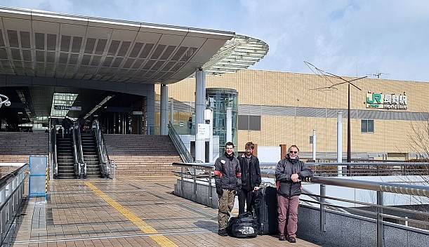 Adrian, Kevin, and Simon outside Nagano Station
Photo: Jim
2024-03-13 10.11.48; '2024 Mar 13 14:11'
Original size: 2,840 x 1,637; 1,812 kB; cr
2024-03-13 10.11.48 S21FE+ Jim - Adrian, Kevin, and Simon outside Nagano Station_cr.jpg