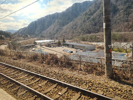 View from Chuo West line Shinkansen Kios Valley
Photo: Adrian
2024-03-13 12.40.53; '2024 Mar 13 16:40'
Original size: 4,032 x 3,024; 3,870 kB
2024-03-13 12.40.53 S20+ Adrian - view from Chuo West line Shinkansen Kios Valley.jpeg