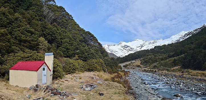 South Huxley Bivvy
Photographer;&nbsp;Simon
2024-10-01&nbsp;11.47.11;&nbsp;Metadata time: '2024 Oct 01 11:47'
Original size:&nbsp;12,918 x 6,290; 17,128 kB;&nbsp;stitch
Filename: 2024-10-01 11.47.11 S20+ Simon - South Huxley Bivvy_stitch.jpg