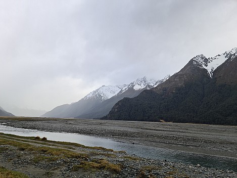 View of rain coming down the Hopkins
Photographer;&nbsp;Simon
2024-10-02&nbsp;08.34.10;&nbsp;Metadata time: '2024 Oct 02 08:34'
Original size:&nbsp;9,248 x 6,936; 14,918 kB
Filename: 2024-10-02 08.34.10 S20+ Simon - view of rain coming down the Hopkins.jpeg