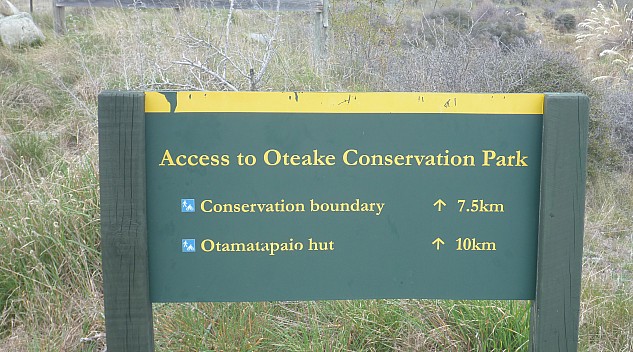 Otamatapaio sign
Photographer;&nbsp;Philip
2024-10-02&nbsp;13.15.10;&nbsp;Metadata time: '2024 Oct 02 13:15'
Original size:&nbsp;4,320 x 2,403; 3,445 kB;&nbsp;cr
Filename: 2024-10-02 13.15.10 P1070631 Philip - Otamatapaio sign_cr.jpg