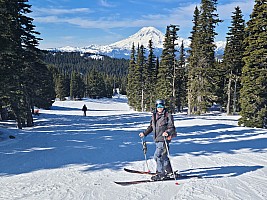 Simon at the top of This Way
Photographer;&nbsp;Simon
2025-02-28&nbsp;13.16.29;&nbsp;Metadata time: '2025 Feb 28 13:16'
Original size:&nbsp;9,248 x 6,936; 15,390 kB
Filename: 2025-02-28 13.16.29 S20+ Simon - Simon at the top of This Way.jpeg