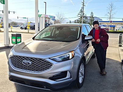 Nick topping up with fuel in Enumclaw
Photographer;&nbsp;Simon
2025-02-28&nbsp;09.04.45;&nbsp;Metadata time: '2025 Feb 28 09:04'
Original size:&nbsp;7,992 x 6,030; 10,679 kB;&nbsp;cr
Filename: 2025-02-28 09.04.45 S20+ Simon - Nick topping up with fuel in Enumclaw_cr.jpg