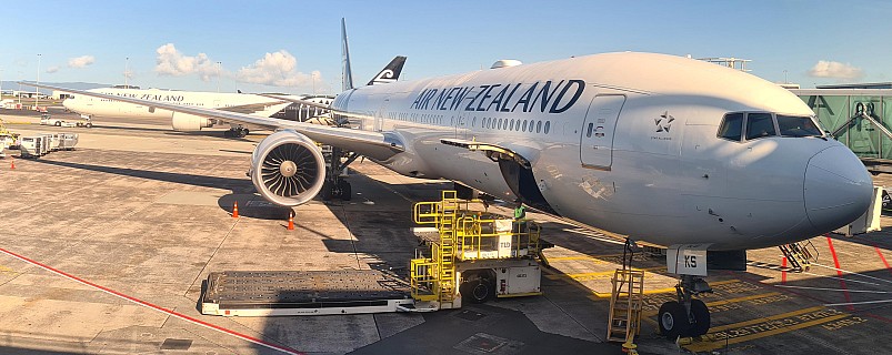 Our plane in Tāmaki-makau-rau
Photographer;&nbsp;Simon
2026-01-29&nbsp;09.15.07;&nbsp;Metadata time: '2026 Jan 29 09:15'
Original size:&nbsp;3,562 x 1,420; 746 kB;&nbsp;stitch
Filename: 2026-01-29 09.15.07 S20+ Simon - Our plane in Tāmaki-makau-rau_stitch.jpg