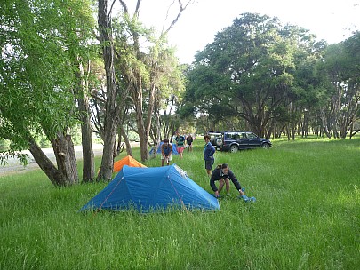 2012-12-01 18.51.09 P1040381 Simon - Morison Bush - tents.jpeg: 4000x3000, 7055k (2013 Jan 13 11:25)