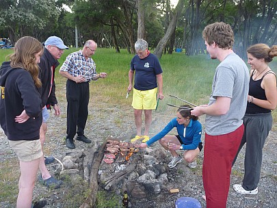 2012-12-01 19.08.57 P1040390 Simon - Morison Bush - cooking the steak.jpeg: 4000x3000, 6833k (2013 Jan 13 11:25)