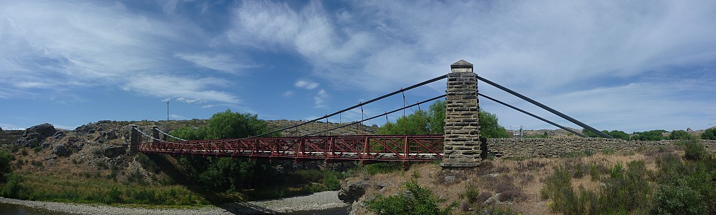 2015-01-03 11.27.00 Panorama Simon - Daniel OConnell bridge_stitch.jpg: 9339x2805, 4314k (2015 Jan 17 08:57)