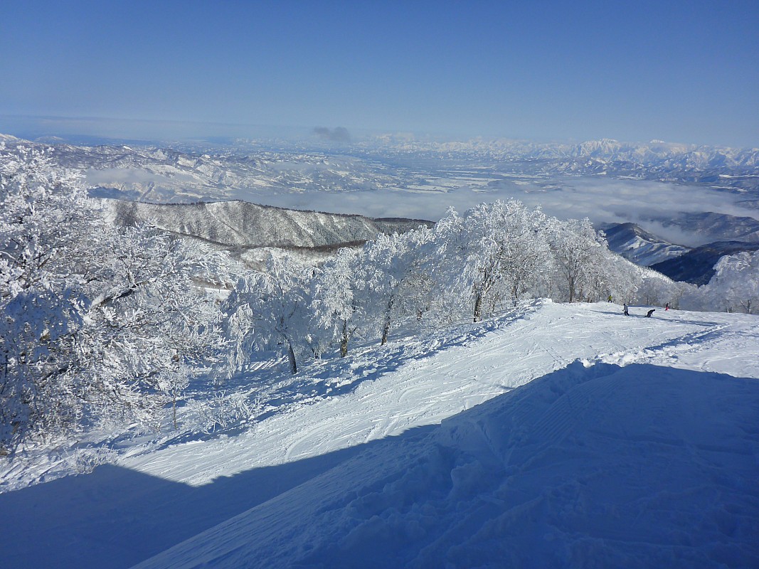 2017-01-18 11.00.36 P1010362 Simon - Nozawa Onsen view from Mt Kenashi P2.jpeg: 4608x3456, 5828k (2017 Nov 05 13:41)