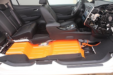 2013 Nissan Leaf cutaway
; '2013 Apr 08 11:09'
Original size: 4,272 x 2,848; 3,192 kB
2013_Nissan_Leaf_cutaway.jpeg