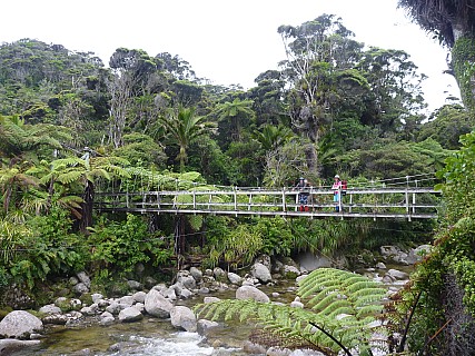 Swingbridge
Photographer;&nbsp;Simon
2011-01-23&nbsp;11.53.29;&nbsp;Metadata time: '2011 Jan 23 11:53'
Original size:&nbsp;4,000 x 3,000; 7,325 kB
Filename: 2011-01-23 11.53.29 P1010966 Simon Swingbridge.jpeg